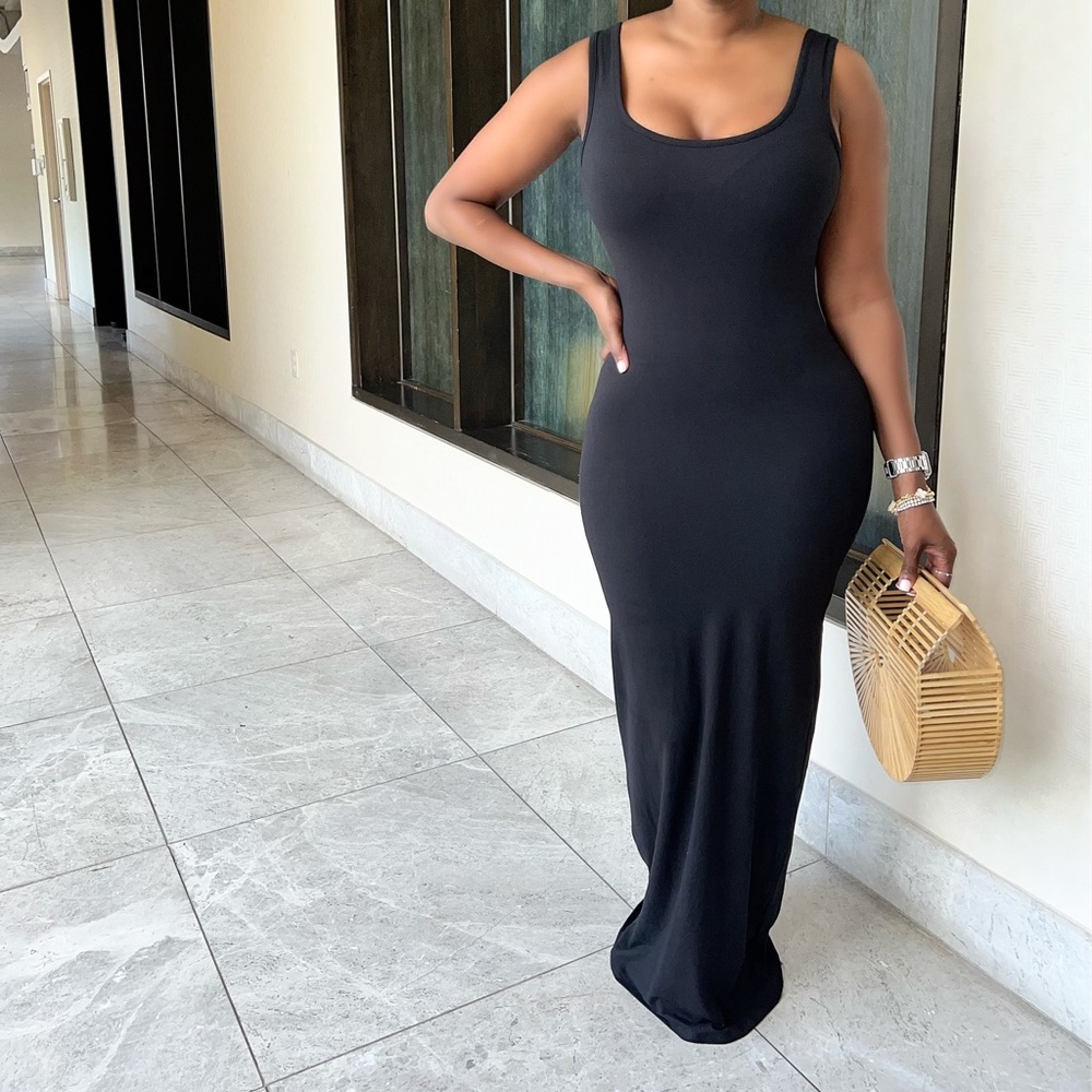Maxi Dresses - Picture 2 of 5